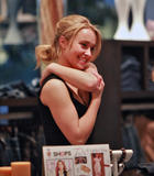 th_53603_Hayden_Panettiere_Shopping_in_Beverly_Hills_020507_11_122_188lo.jpg