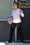 th_62231_Preppie_Hilary_Duff_at_pilates_class_in_Toluca_Lake_7_122_24lo.jpg