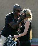 th_41065_fp_klum_seal_kids_47_080506_38_341lo.jpg