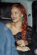 th_881929427_RihannaCostumeInstituteGalaMetBallinNYC_2.5.2011_06_122_381lo.jpg