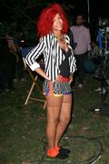th_96897_Rihanna_shoots_Whats_My_Name_in_NYC_293_122_421lo.jpg