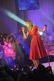 th_50150_Preppie_Taylor_Swift_turns_on_the_Westfield_Christmas_Lights_59_122_425lo.jpg