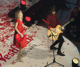 th_46147_Preppie_Taylor_Swift_turns_on_the_Westfield_Christmas_Lights_43_122_426lo.jpg