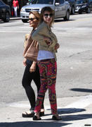 th_657035626_EmmaRoberts07062012EatingIceCreaminBeverlyHills5_122_448lo.jpg