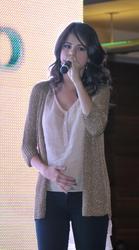 th_634427279_SelenaGomez_PerformingKingofPrussiaMallPennsylvania_200611_012_122_535lo.jpg