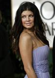 Fergie (Ферги) - Страница 3 Th_73096_Celebutopia-Fergie_arrives_at_the_67th_Annual_Golden_Globe_Awards-02_122_649lo