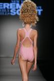 th_39132_Jeremy_Scott_037_123_673lo.jpg