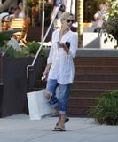 th_07457_Celebutopia-Charlize_Theron_shopping_in_Malibu-03_122_776lo.jpg