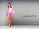Amanda Seyfried Sexy Wallpaper