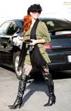 th_62337_celebrity-paradise.com-The_Elder-Phoebe_Price_2010-01-06_-_Gets_Gas_And_A_Lottery_Ticket_in_Beverly_Hills_0116_122_894lo.jpg