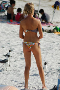 Italian Teens Voyeur Spy On The Beach-k1mhdhlqbv.jpg