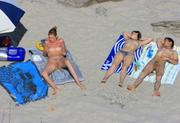 Beach nudists-y3ximbxah5.jpg