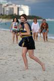 http://img137.imagevenue.com/loc38/th_81973_MischaBarton_OnthebeachinMiami_0043_122_38lo.jpg